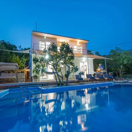 Holiday home House Gardens *